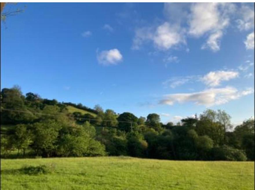 Hotel Off Grid Shepherds Hut Llansilin Exterior foto